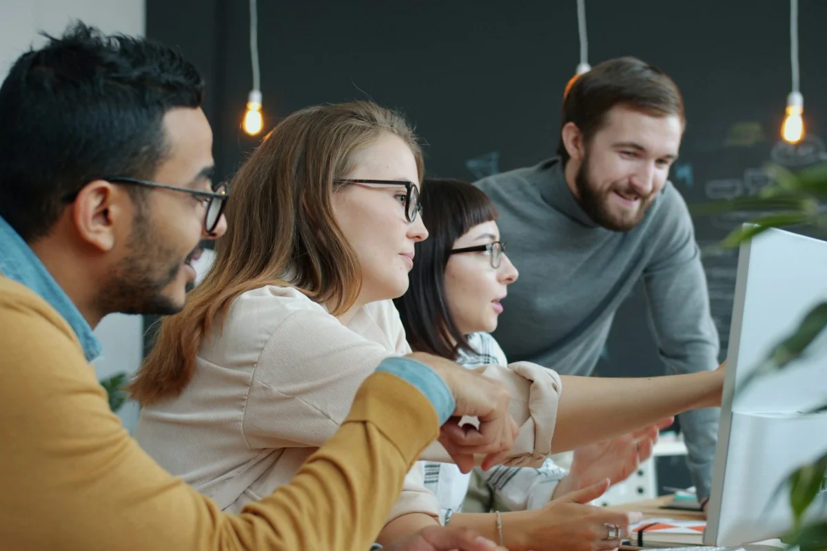 Salesforce Loops: a team reviewing why a KPI changed on a shared screen